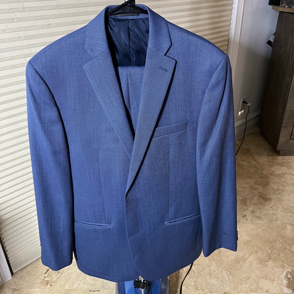 Michael Kors Wool Suit. Flat pants. Single breast regular fit